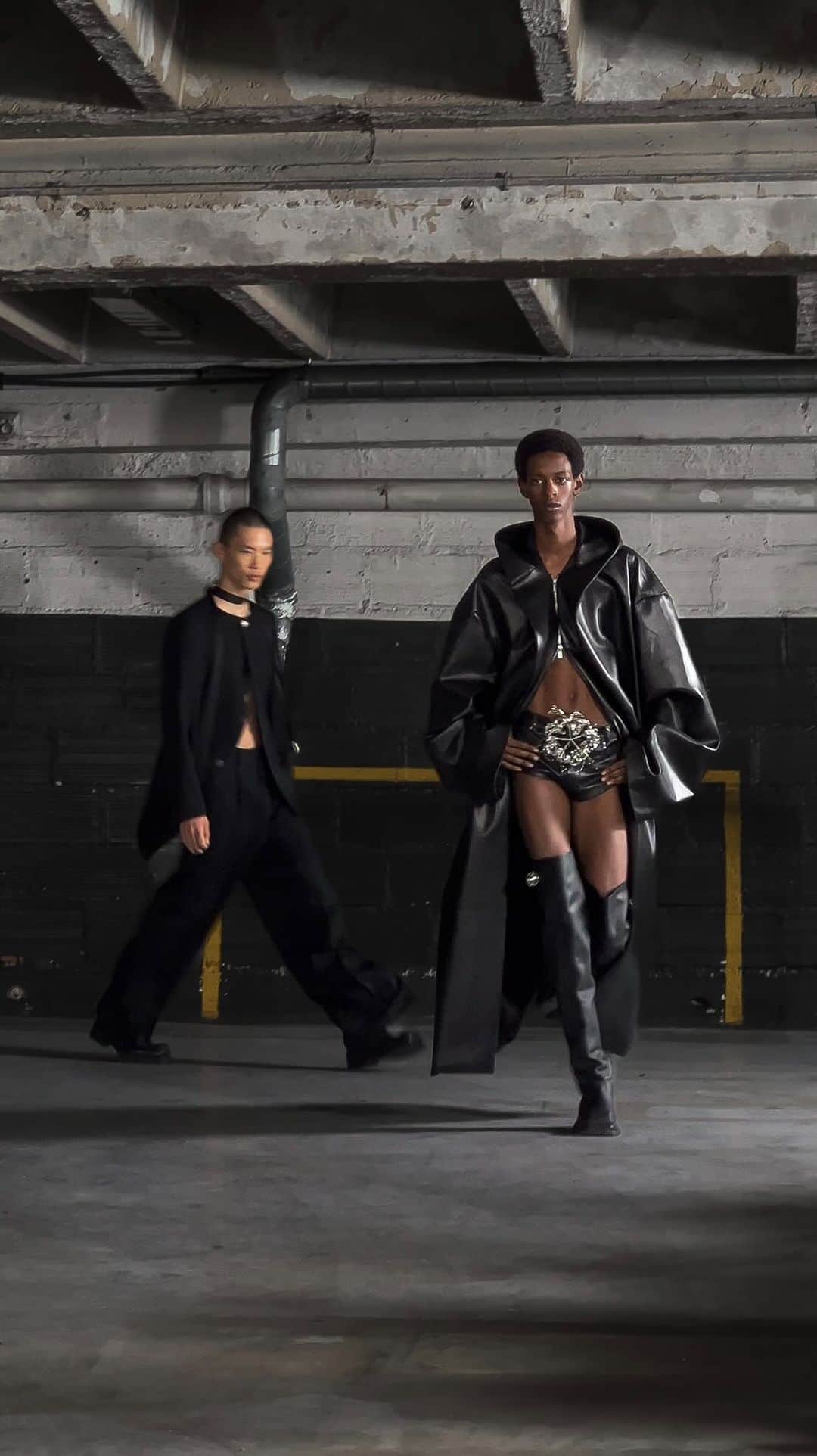 Fashion Weekのインスタグラム：「Sean Suen SS24」