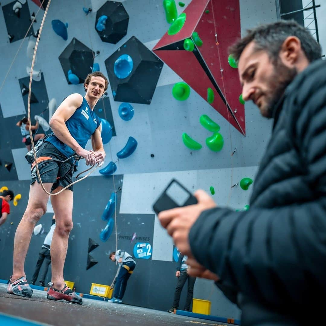 アダム・オンドラさんのインスタグラム写真 - (アダム・オンドラInstagram)「Rather interesting qualification round here in Villars 🇨🇭 (Switzerland) in the fog and rain.  Despite humid conditions, the wall stayed dry (or at least not wet) ☝️ I could enjoy my climbing. Can't wait to climb tomorrow in hopefully better conditions. 1st place after qualification 🤜🤛  Check out the qualification results 👉 the link is in BIO  Pics by @pet.phot   #adamondra #AO #bouldering #boulderproblem #boulder #sportclimbing #climbingworldcup #ifsc #climbing #climbinglife #climbinginspiration #lezeni #sportovnilezeni  @mammut_swiss1862 @lasportivagram @euroholds @rohlik.cz  @mix.it @sensfoods  @hudysport @211_zpmvcr @horosvaz.cz @olympcsmv @ifsclimbing @mercedesbenz_autojihlava Cardion」7月1日 3時42分 - adam.ondra