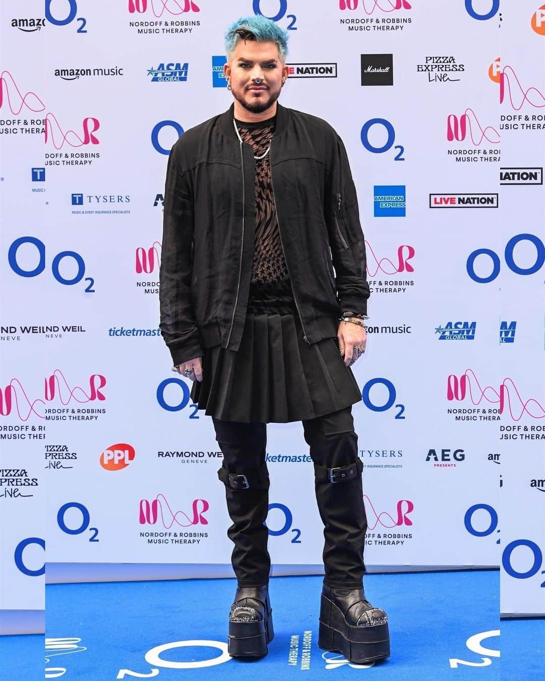 Just Jaredさんのインスタグラム写真 - (Just JaredInstagram)「Adam Lambert debuted ...