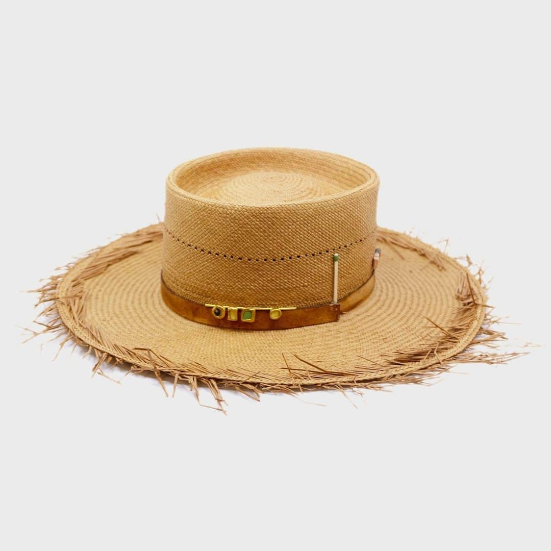 Nick Fouquetのインスタグラム：「Introducing Nick Fouquet Spring Summer 2023 "Quantum Parasol" Collection   CALADO  100% Ecuadorian straw in Natural  ¾” @madewithreishi leather band NF Gold plated ceramic broach & button  Woven in Ecuador Natural brim Made in USA」