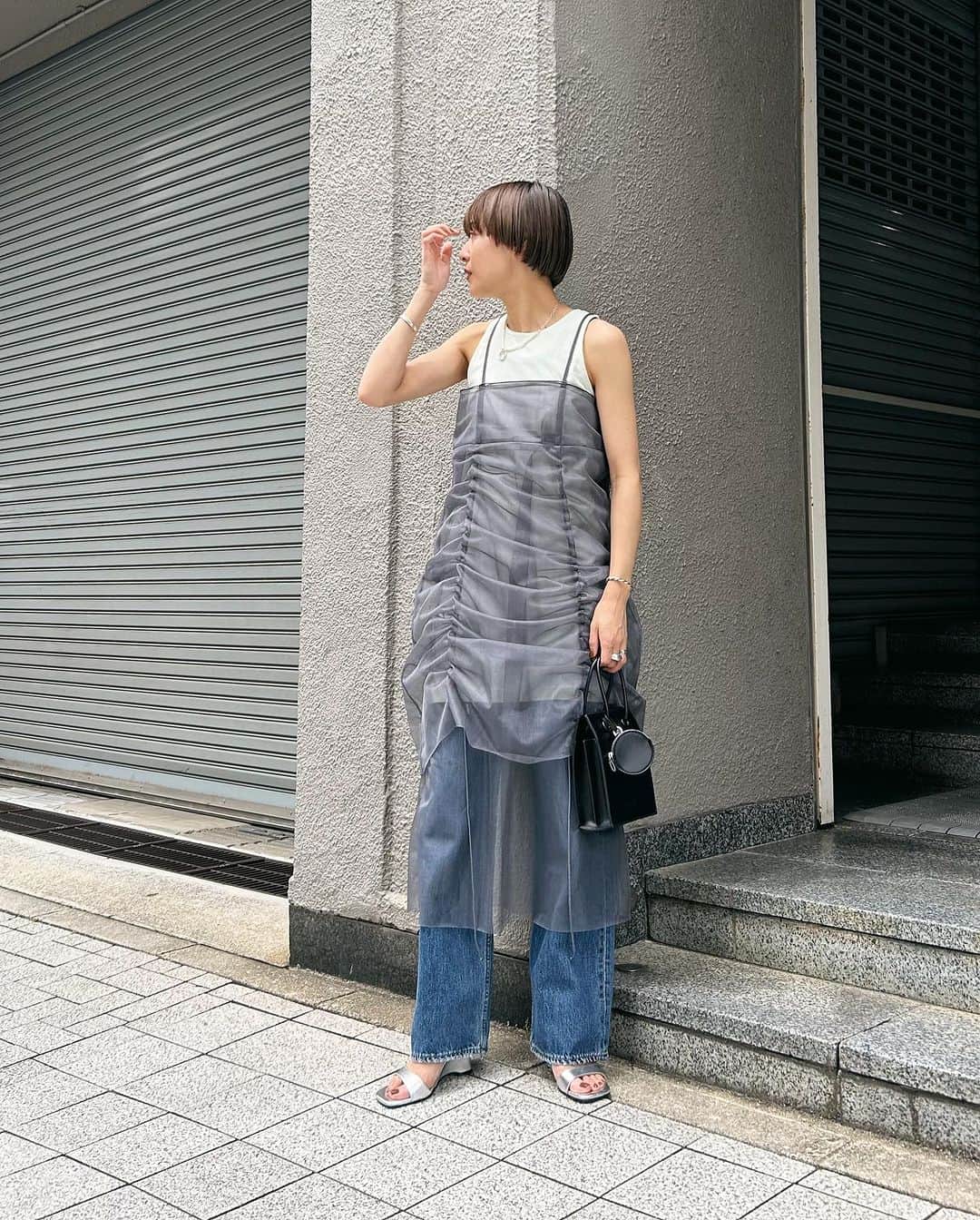 MOUSSY SNAPさんのインスタグラム写真 - (MOUSSY SNAPInstagram)「#MOUSSYSNAP @kahori_1027 160cm  ・TULLE LAYERED DRESS(010GSS80-1210) ・MILITARY VEST(010GSC30-2760) ・HIGH WAIST 90S STRAIGHT(010GSK11-0570) ・THIN STRAP SHOPPER BAG(010GSW51-1980) ・WEDGE SOLE SANDALS(010GSK52-1170) 全国のMOUSSY店舗／SHEL'TTER WEBSTORE／ZOZOTOWNにて発売中。  #MOUSSY #MOUSSYJEANS」6月30日 22時15分 - moussysnap