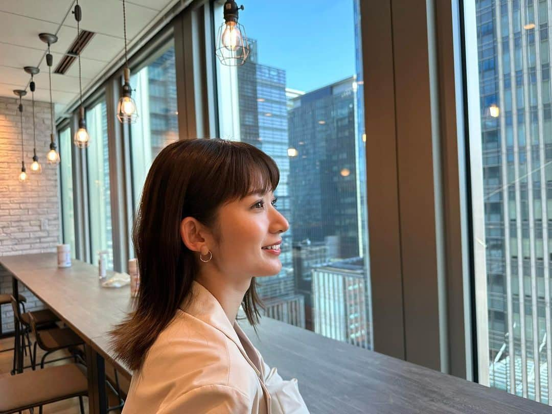 杉枝真結さんのインスタグラム写真 - (杉枝真結Instagram)「☺︎ 出演情報のお知らせです🌻 三井不動産「いきたくなるオフィス」 プレゼンテーションムービーが公開中！ 全国にある 三井不動産のビル内サイネージにて 映像が流れているそうなので 見つけたら、ぜひ教えて下さい👩‍🏫🌈 https://www.mitsuifudosan-office.jp/index.html #三井不動産 #いきたくなるオフィス #プレゼーテーションムービー #公開中 #出演情報 #杉枝真結」6月30日 22時27分 - mayusugieda_official