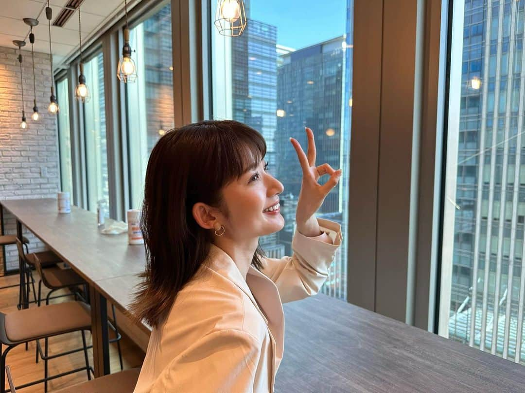 杉枝真結さんのインスタグラム写真 - (杉枝真結Instagram)「☺︎ 出演情報のお知らせです🌻 三井不動産「いきたくなるオフィス」 プレゼンテーションムービーが公開中！ 全国にある 三井不動産のビル内サイネージにて 映像が流れているそうなので 見つけたら、ぜひ教えて下さい👩‍🏫🌈 https://www.mitsuifudosan-office.jp/index.html #三井不動産 #いきたくなるオフィス #プレゼーテーションムービー #公開中 #出演情報 #杉枝真結」6月30日 22時27分 - mayusugieda_official