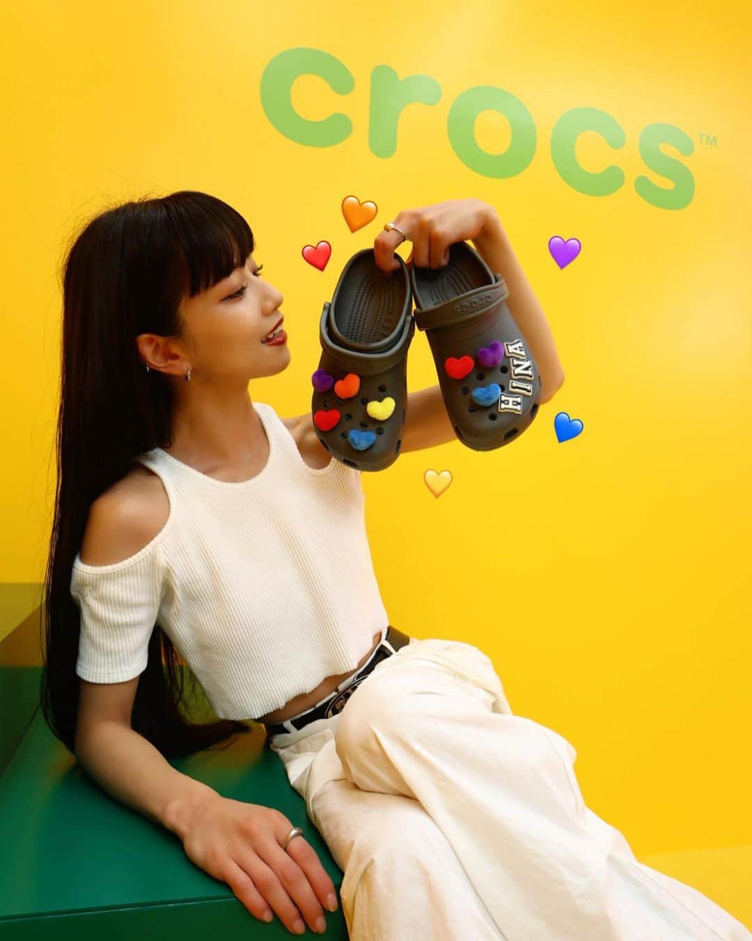 Hinaさんのインスタグラム写真 - (HinaInstagram)「my crocs @crocsjp ❤️💙🧡💛💜 #crocs」6月30日 22時34分 - hina_faky