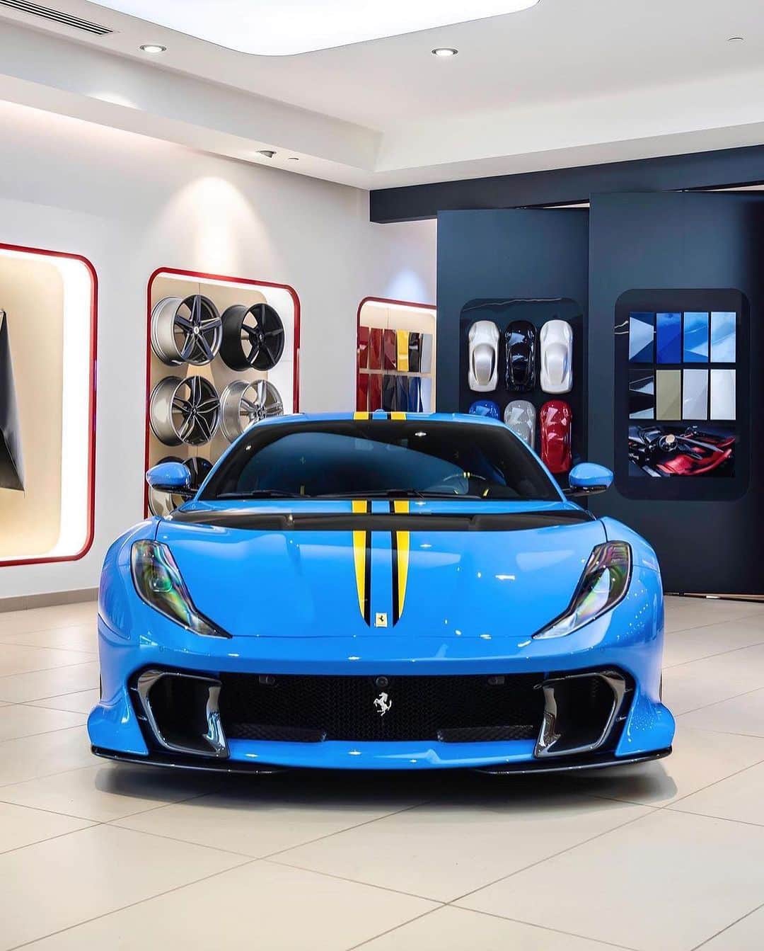CarsWithoutLimitsさんのインスタグラム写真 - (CarsWithoutLimitsInstagram)「Mexico Blue 812 Competizione   🚗@r.m._.collection  📸 @zjf.photography   #carswithoutlimits #ferrari #812competizione #ferrari812competizione #tailormade #ferrarifriday」6月30日 22時37分 - carswithoutlimits