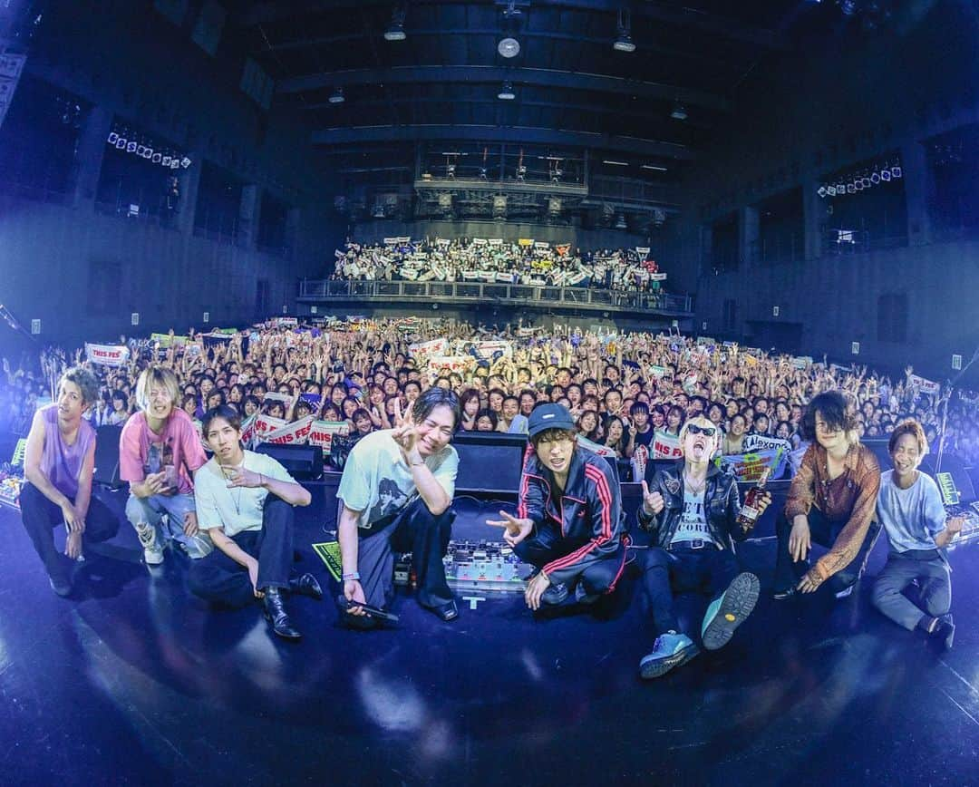 [ALEXANDROS]さんのインスタグラム写真 - ([ALEXANDROS]Instagram)「#ディスフェス 9本目 #gogovanillas 最高のツアーファイナルでした！  ツアーに来ていただいたみなさん、本当にありがとうございました！  次のツアーは、、、  にーやん  #THISFES  #Alexandros」6月30日 22時49分 - alexandros_official_insta