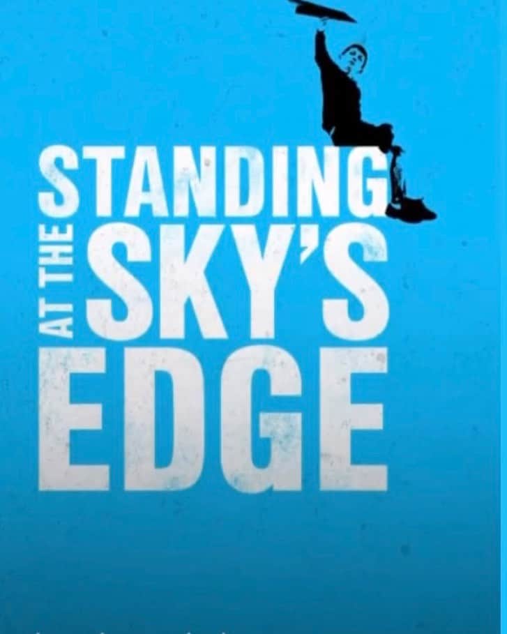 デビッド・モリシーのインスタグラム：「A deserved West End transfer for this show! I bloody loved it. Book early! @skysedgemusical @gillianlynnetheatre」