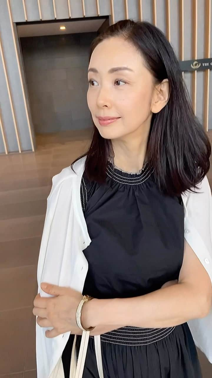 田村翔子のインスタグラム：「なんだか、バタバタしていて久しぶりの投稿になってしまいました！ すみません🙏 今日はキャピトルホテル東急のorigamiで打ち合わせでした😊  #打ち合わせ#キャピトルホテル東急 #田村翔子#夏コーデ#summerfashion#summeroutfit」