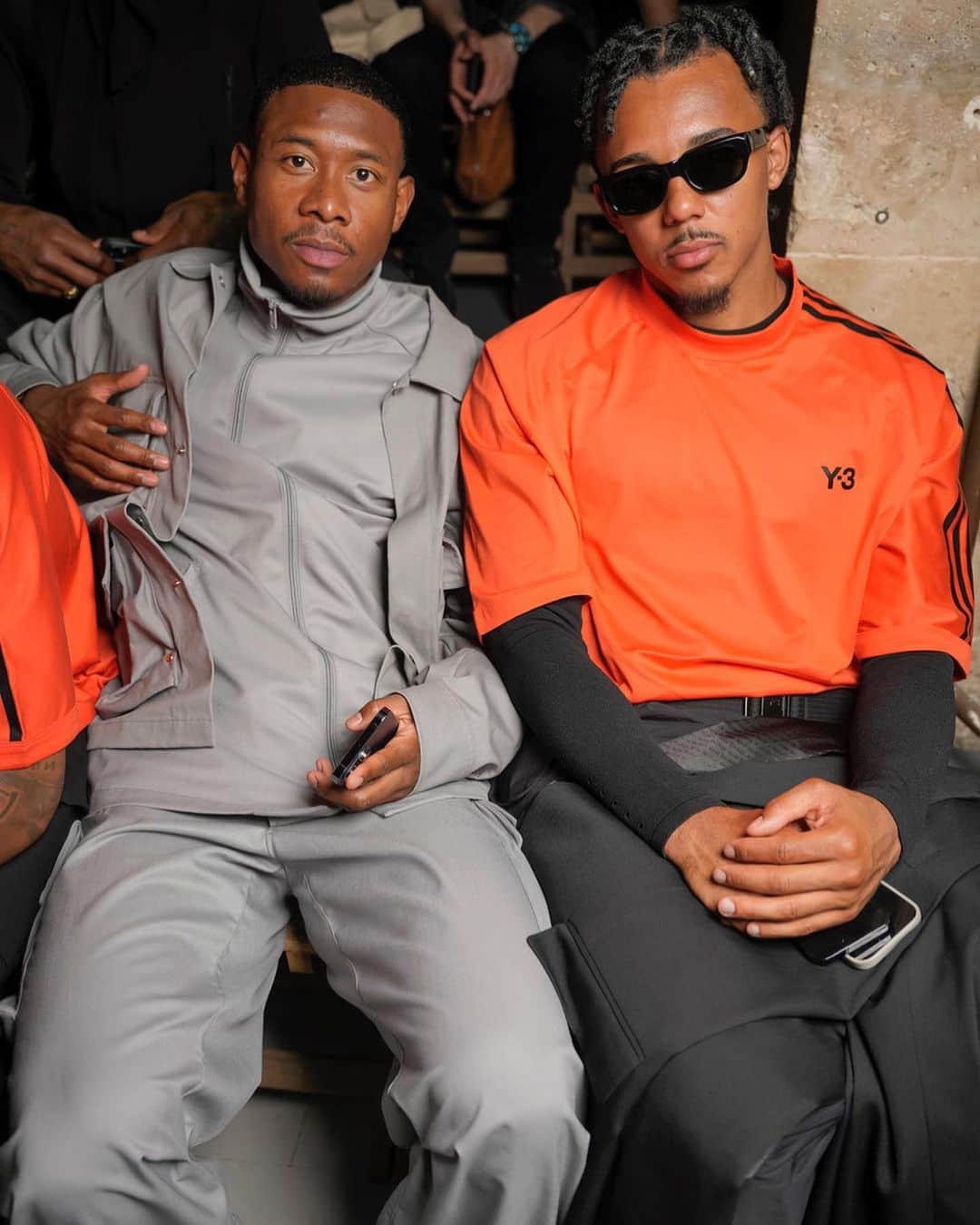 ワイスリーのインスタグラム：「Y-3 family.   Front row at @yohjiyamamotoofficial POUR HOMME 2024.   Swipe for a closer look at @adidasy3 SS24 ➡️   #adidas #Y3 #YohjiYamamoto」