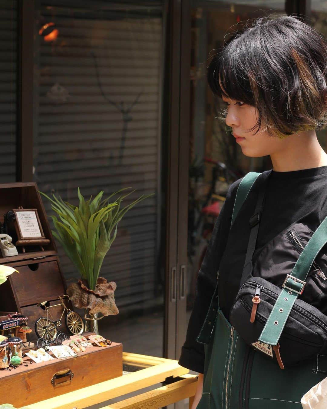 ゆりめりのインスタグラム：「素敵な雑貨屋さんも見つけた。🚲  #尾道」