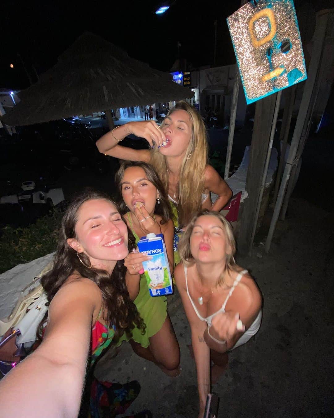 Elisabeth Riouxさんのインスタグラム写真 - (Elisabeth RiouxInstagram)「Influencers influencing 💪🏽 1- how it started  2- balcony starter 3- 2 minutes after arriving to Scorpios,  Claudia ordered for 4 girls 4- as a drunk snack we got milk & cereals 5- foot fet 6- influencers in the wild  7- foot fet pt 2  8- Tincker Bell gone wild  9- never mind she’s back to life & ready for her next shot  10- people we don’t remember   Hope you girls learnt alot from this 🌈」6月30日 23時12分 - elisabethrioux
