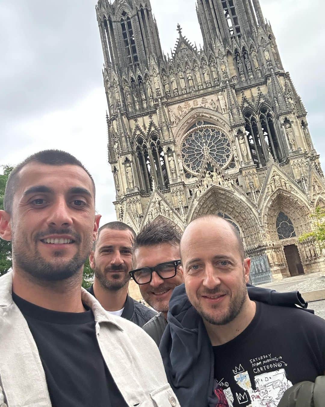 のインスタグラム：「Grâce à votre hospitalité, c'était comme se sentir chez soi. Nous avons passé des jours merveilleux que nous n'oublierons jamais. Merci à tous pour cette belle aventure. 🫶🏻❤️😍」