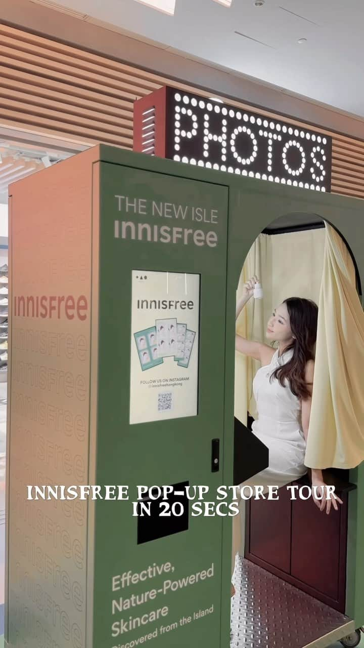 Moanna S.のインスタグラム：「@innisfreehongkong THE NEW ISLE 期間限定店登陸尖沙咀K11 Art Mall!  除有多個打卡位之外，全新産品維C極光精華更於埸內率先推出，雙效打造新世代透光感，4X亮白 提亮細緻肌膚，雙效修復，效果媲美醫美療程。  到達各個景點並完成探索的冒險家，即可獲贈全新維 C 極光精華 3 天 體驗裝一份；於 Facebook 或 Instagram 上分享今趟旅程的照片或短片並 Hashtag #INNISFREEHONGKONG #THENEWISLE @INNISFREEHONGKONG，更可額外獲贈全新產品體驗裝及 Klook 旅遊優惠，數量有限，送完即止。  @innisfreehongkong @leadprasia #維C極光精華 #新世代透光肌 #VitaminCBubbleSerum #VitaCSerum #GlassSkin #newbrandidentity #activegreen #THENEWISLE #INNISFREE #INNISFREEHONGKONG #leadprasia」