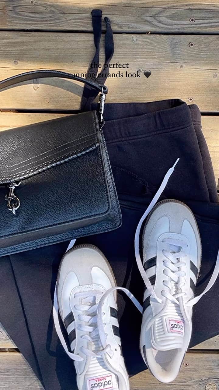 ボトキエのインスタグラム：「We’ve found the perfect companion for all you on the go while running errands (or simply shopping for more stuff you don’t need) 🤭🤍」