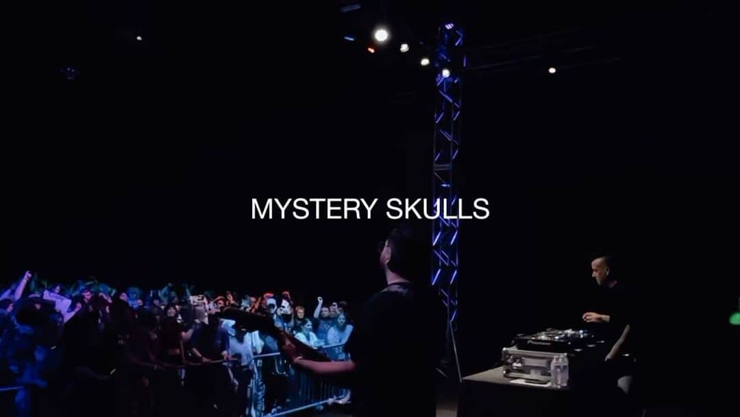 ミステリー・スカルズのインスタグラム：「Tickets are on sale Now! VIP Upgrades Available <3 (Link in bio) #mysteryskulls」