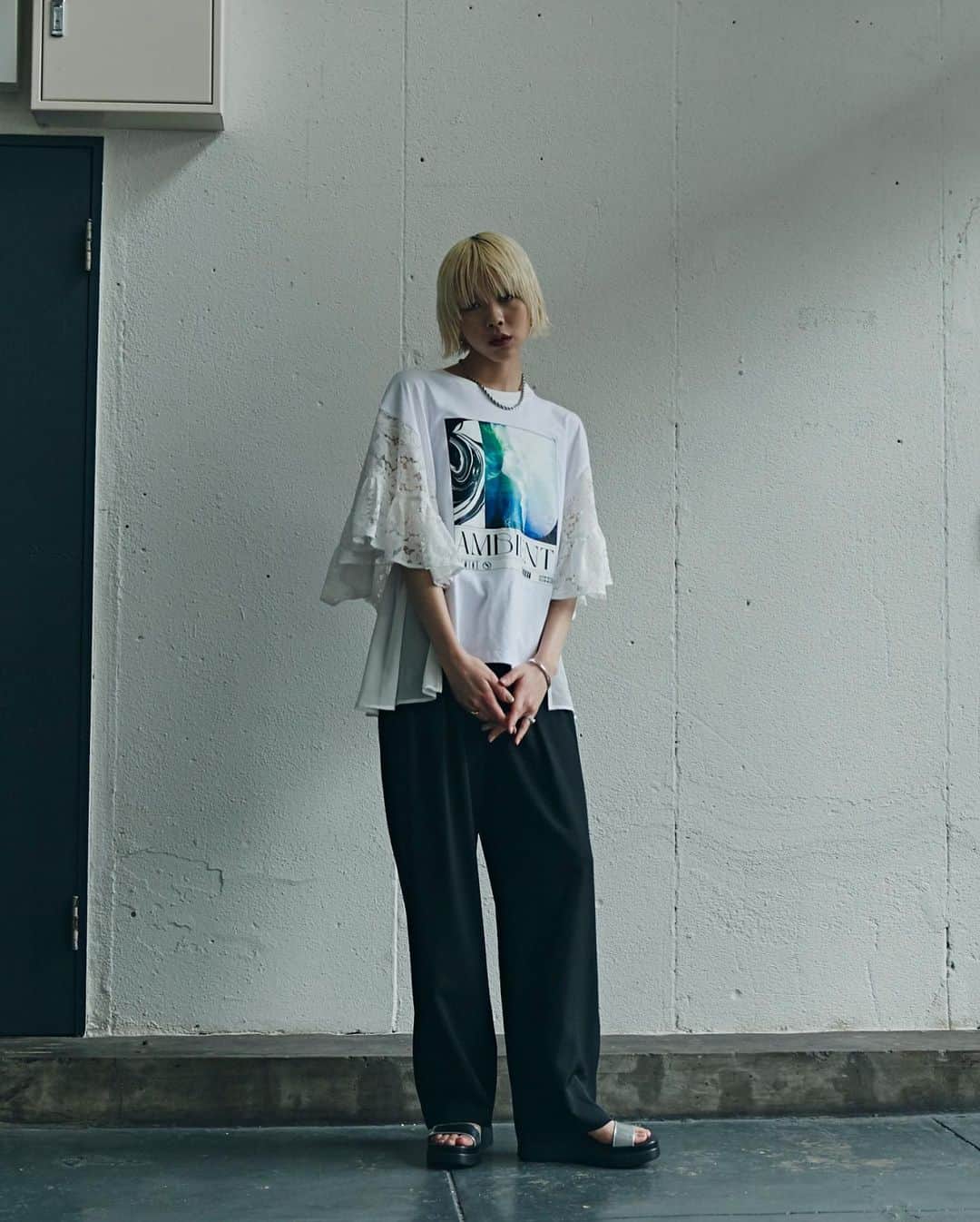 ROSE BUD（ローズバッド）さんのインスタグラム写真 - (ROSE BUD（ローズバッド）Instagram)「⁡ OKIRAKU × ROSE BUD @okiraku_official  ⁡ ⁡ ⁡ ◼︎レースラッフルT #6013113045 ¥14,850(with tax) grey / white ⁡ ⁡ ⁡ #ROSEBUD #ROSEBUD2023ss #ローズバッド #OKIRAKU #オキラク #レースラッフル #ロゴT」6月30日 23時44分 - rosebud_official_