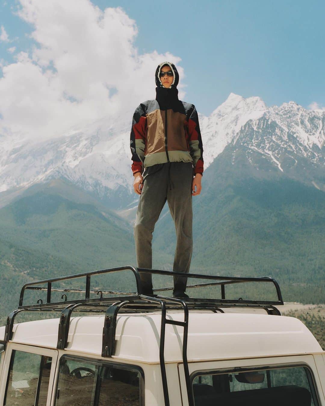 ジョン エリオットさんのインスタグラム写真 - (ジョン エリオットInstagram)「“Scenes From Nepal” - “The Himalayas”  Explore the third lookbook through the link in our bio and stories, highlighted by product from the next drops, starting this Sunday, July 2nd.   Photography: @p.lo Models: @nizar_qlf_ , @benji.xu Lighting + Assist: @robertmholland」6月30日 23時59分 - johnelliottco