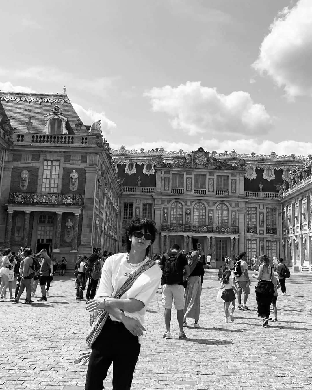 SONG（ソン・ユンヒョン）さんのインスタグラム写真 - (SONG（ソン・ユンヒョン）Instagram)「Paris 🏰」7月1日 0時05分 - sssong_yh