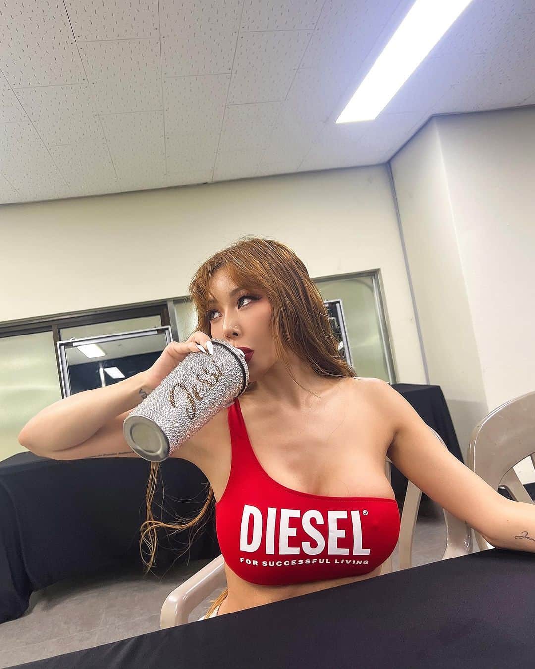 Jessiさんのインスタグラム写真 - (JessiInstagram)「✌️✌️✌️✌️✌️✌️ Have a great weekend everybody ❤️❤️ Stay blessed and hydrated ❤️❤️」7月1日 0時05分 - jessicah_o