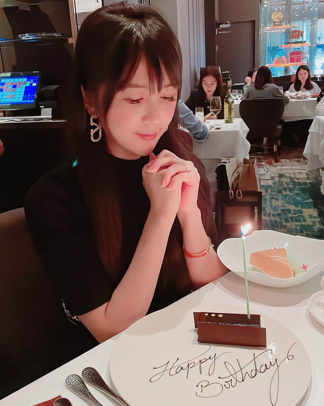 Miniさんのインスタグラム写真 - (MiniInstagram)「Happy birthday to me🎂🎂🎂  謝謝老公訂了思念很久的牛排館🥩，老夫老妻吃個大餐就心滿意足的回家了🥰🥰🥰  每年生日願望都差不多，升格為媽媽後，真心覺得只有平安健康才是最重要的❤️」7月1日 0時07分 - minimini0630