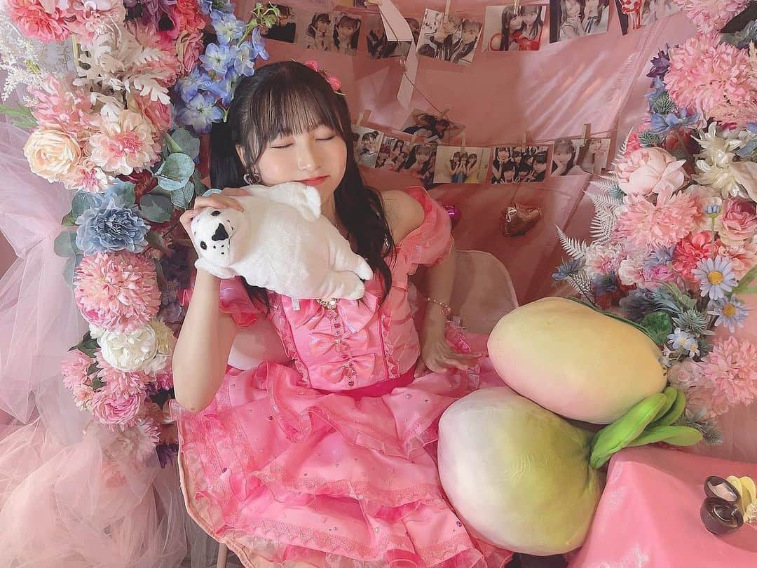 平野百菜さんのインスタグラム写真 - (平野百菜Instagram)「卒業のディスプレイありがとうございます🫶 めちゃくちゃかわいい〜〜💓 思い出がいっぱい☺️  たくさん用意してくれて本当にありがとうございました🫶 大好き💗  #ske48 #アイドル衣装 #06  #平野百菜」7月1日 0時08分 - morimori180905