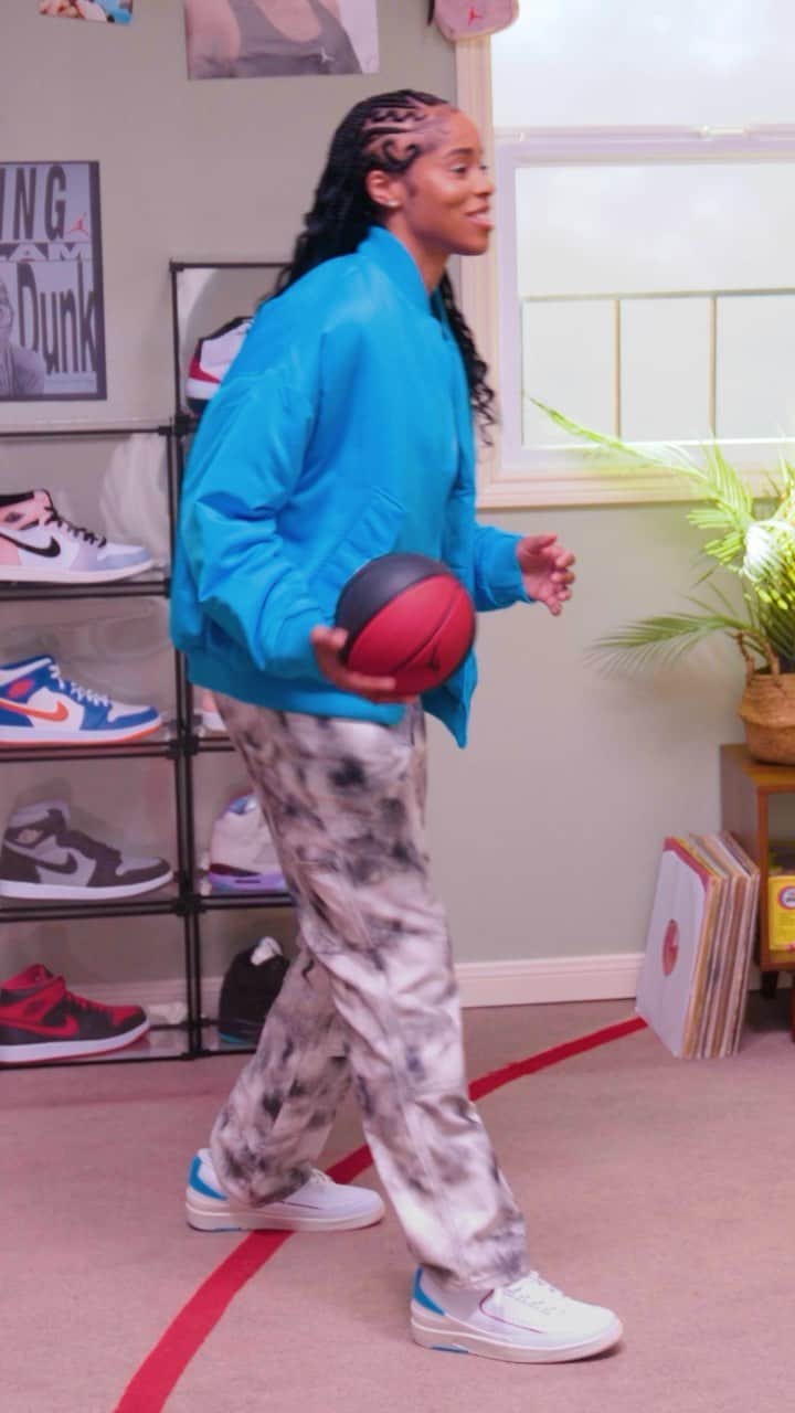 Jordanのインスタグラム：「The step back is toooough, 21 😤  @jaeecan is giving out free game on the latest episode of Mini Hoops. Check out the link in bio for the full episode.」