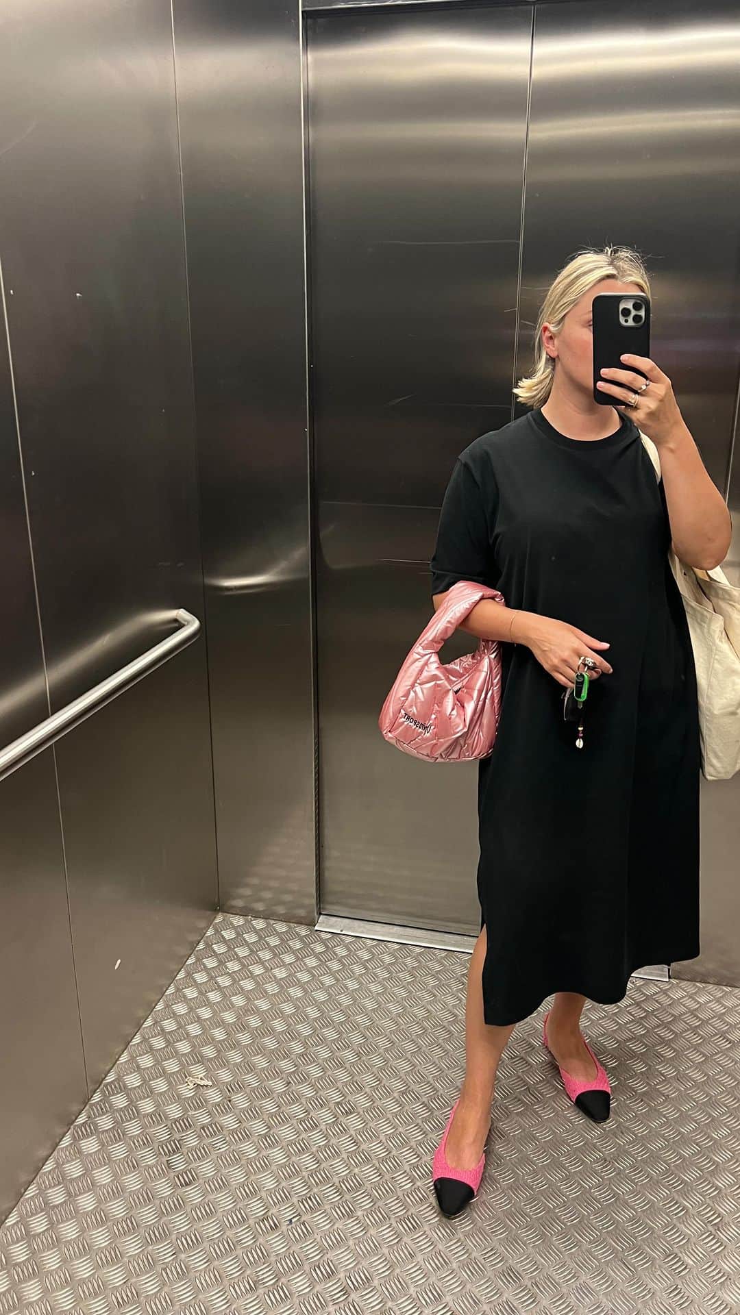 Estée Lalondeのインスタグラム：「AD- Come with me for a day at @mirrorwater.earth HQ. I’m so excited to be introducing you to Adobe Express (beta) which makes designing assets super easy and convenient. I especially love the generative AI feature! Try it now for free on desktop. 🖥️ @adobeuk」