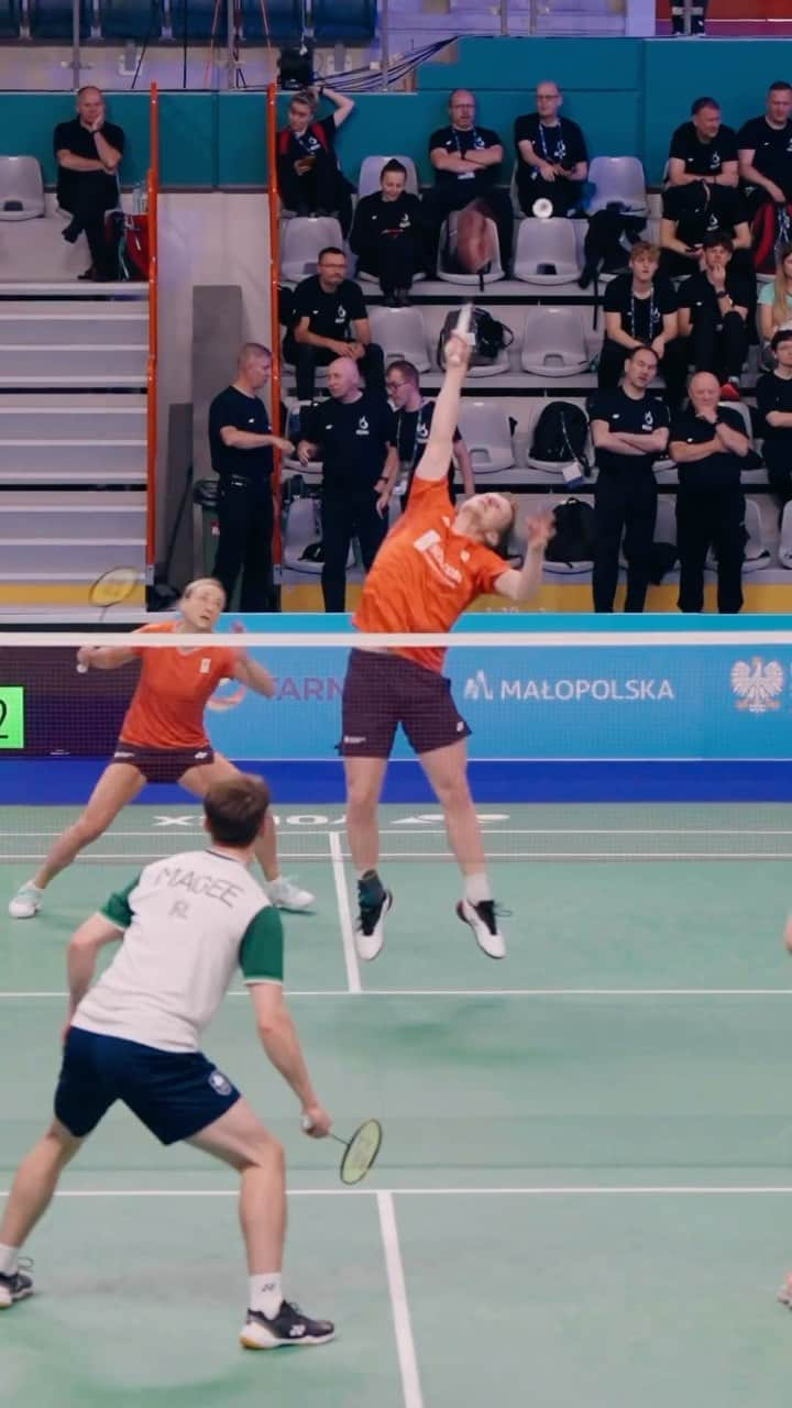 セレーナ・ピークのインスタグラム：「Into the semifinals here at the European Games🔥🧡  All in tomorrow for a spot in the final🙌🏻 #europeangames #teamnl #badminton」