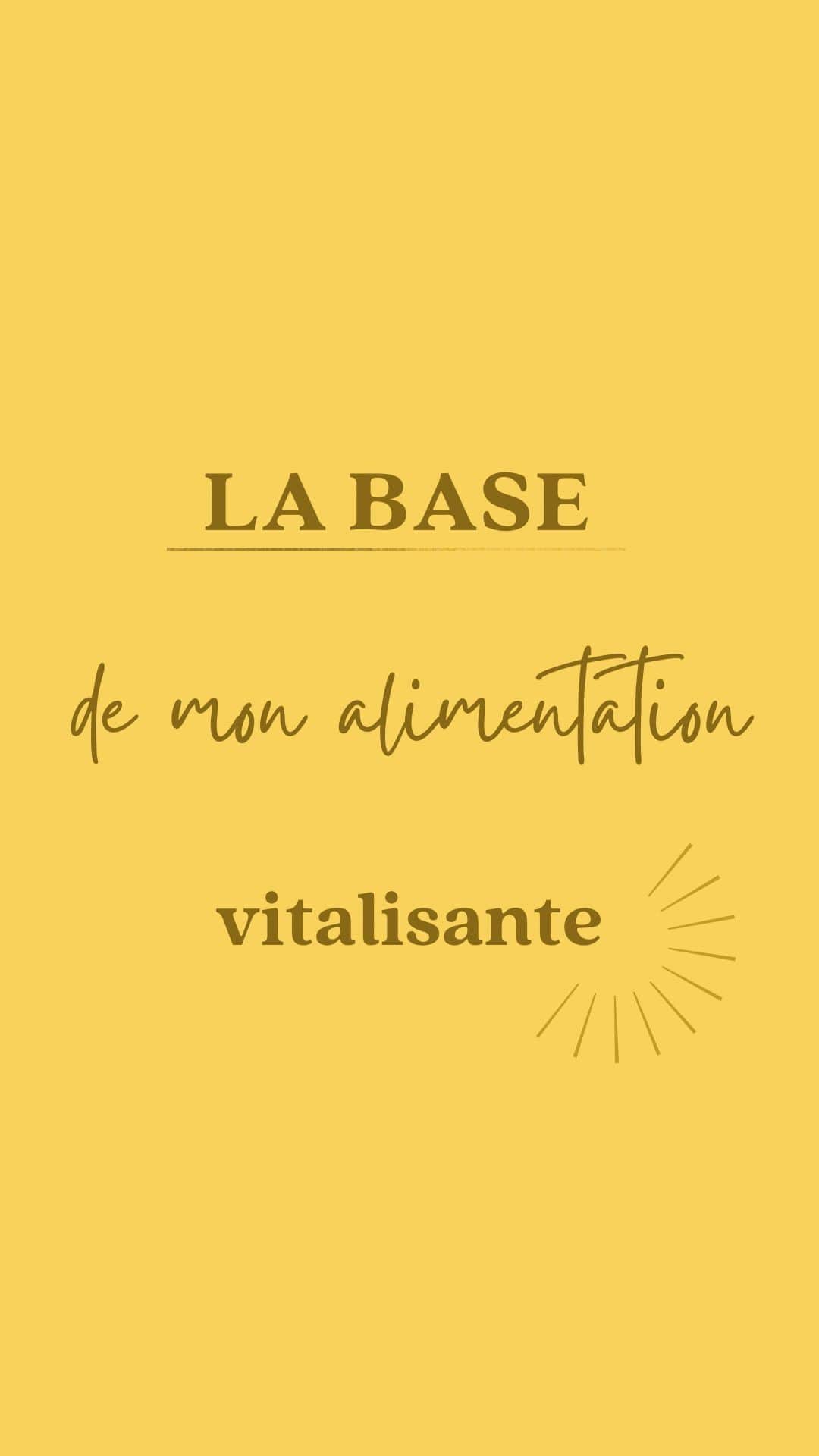 マチルド・ベセーラのインスタグラム：「Tu le savais déjà probablement, mais je le répèterai encore et encore … LA BASE d’une alimentation équilibrée réside dans le monde végétal ! 🍓🥝🍌🥦🥕  La multitude de micronutriments qu’ils contiennent sont indispensables pour maintenir une bonne santé 😎  💪🏼 Et d’autant plus chez les sportifs qui en ont énormément besoin pour:  ➡️ favoriser la réparation des muscles et tendons ➡️ alcaliniser le corps et lutter contre l’inflammation ➡️ prévenir les blessures et courbatures  Quelques tips pour en consommer davantage au quotidien, crus et cuits, sous forme de: 🥭 Smoothies 🍏 A la croque 🥗 Salade variée (type salade grecque) 🥕 En bâtonnets à l’apéro  🥧 Tarte ou cake 🥘 Vapeur, poêlés ou façon wok …  ➕ Petit conseil : évite le fruit cru en guise de dessert à la fin du repas, il risquerait de causer des ballonnements 😉  BREF, fais-toi plaisir en variant les couleurs, les goûts et les textures 😋   #alimentationvitalisante #vitalité #naturopathie #naturopathe #fruits #légumes #végétal #alimentationsaine #plaisir #sportif #récupération #alimentationdusportif」
