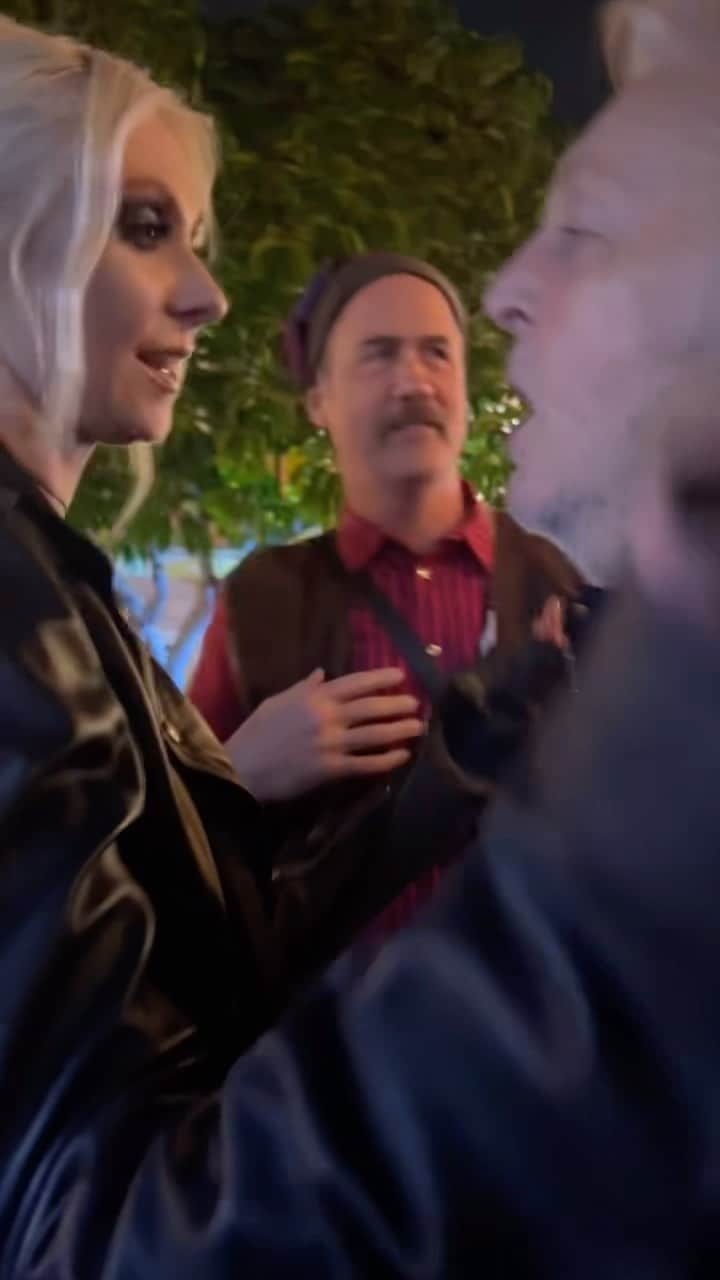 テイラー・モンセンのインスタグラム：「#fbf When you run into Paul McCartney twice in one week…it’s a good week.  No one better to share it with than Krist Novoselic and then throw in a Beach Boy and it turns into a party.  Beatles, Beach Boys and Nirvana…nirvana indeed.  #paulmccartney #kristnovoselic #thebeachboys #thebeatles #nirvana #3rdsecret ( @theartistsg sneaking videos 😘😂)」