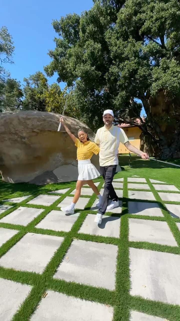 リアン Vのインスタグラム：「Yard transformation! ✨ Thank you so much to @usfamilyturf_ for creating this amazing entertainment area and one of a kind putting green! ⛳️ Looking forward to making many memories here with friends and family! 💚」