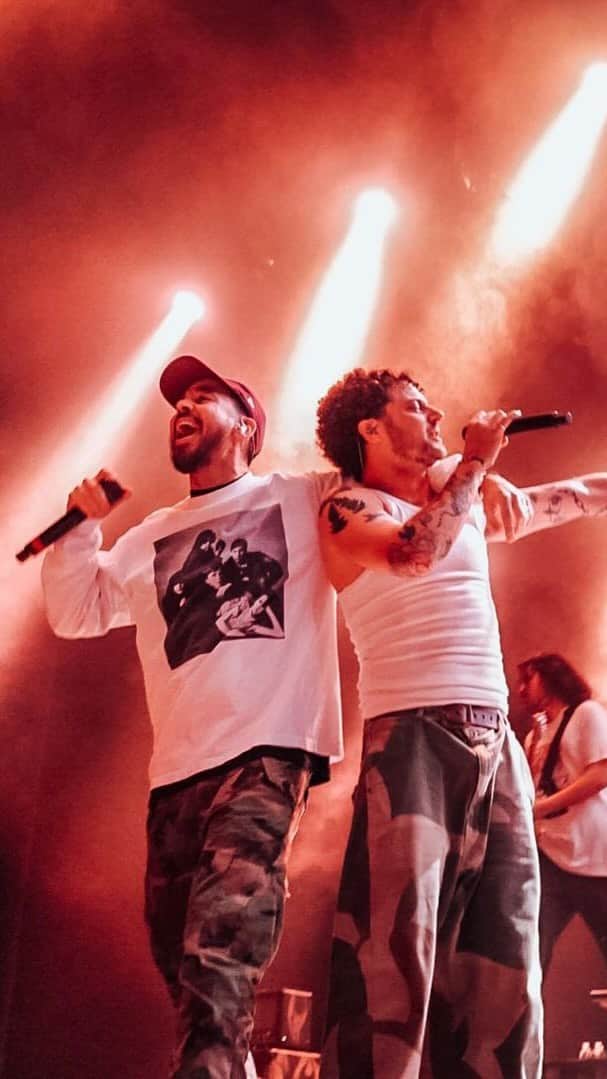 マイク・シノダのインスタグラム：「CC: @grandson @kflay @tommorello」