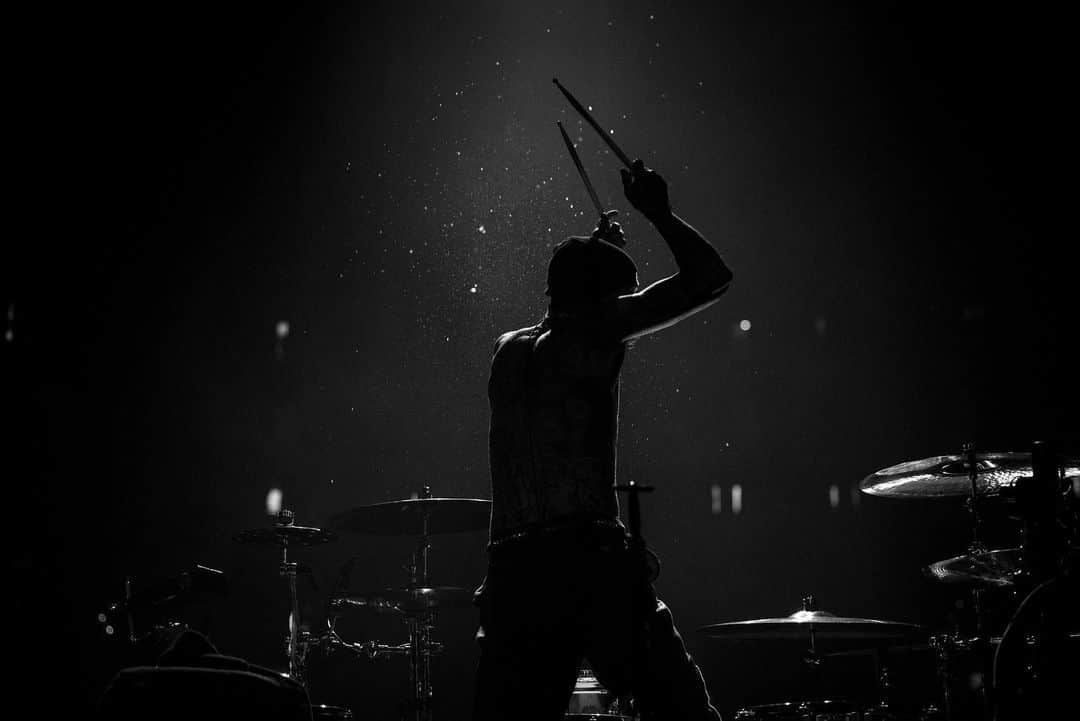 マーク・ホッパスさんのインスタグラム写真 - (マーク・ホッパスInstagram)「Edmonton!! 🙏🏻🤘🏻♥️ 📸 @fog.again @clemente_310」7月1日 1時43分 - markhoppus