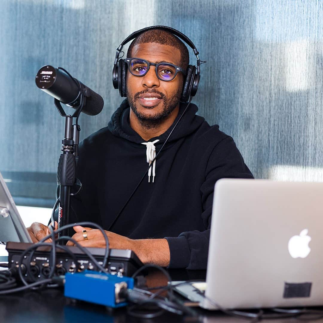 クリス・ポールさんのインスタグラム写真 - (クリス・ポールInstagram)「Alongside the release of his compelling new memoir Sixty-One, we asked @cp3 to pick his starting five lineup of audiobooks—ones that changed his way of thinking on and off the court. 🏀🎧  Explore the lineup he chose and check out his new memoir at our link in bio.」7月1日 1時55分 - cp3