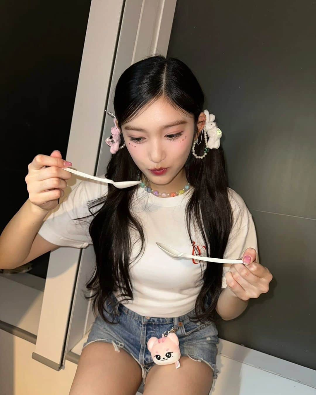 IVEさんのインスタグラム写真 - (IVEInstagram)「Singapore🩷🩷🩷  #IVE #아이브 #アイヴ #LEESEO #이서 #イソ」7月1日 12時50分 - ivestarship