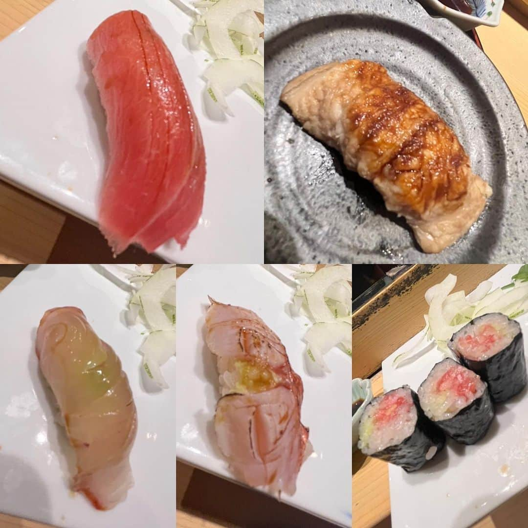 愛沢わかなさんのインスタグラム写真 - (愛沢わかなInstagram)「🍣 . すし小島 . 大将のおまかせ、 全部めちゃくちゃおいしかった🥹❤️ . 鱧につける梅肉がめちゃくちゃおいしくて、 一緒に行った人が梅干し苦手やのに これは食べれる！って 全部食べてたくらい🥹✨ そればっかり食べられたら大将は困るわー！ って言ってたけど🤣 その梅肉をアテにお酒進むよこれは🥹✨ . ほんまに全部おいしくって1番が決められない…🥇 小島さんに行ったことある方から ウニと穴子とトロたくは食べたほうがいいよ って教えてもらってウニの握りも注文したけど 大将が、 味見したけど今日ウニはあんまりだからやめとき！ って言ってくださったところに 職人魂が見えました🫣✨ . そしてなにより大将が饒舌でおもしろい🤭❤️ ぜーったいにリピートしたいお店になりました🤤✨ . ごちそうさまでした🙏」7月1日 11時20分 - mn0035