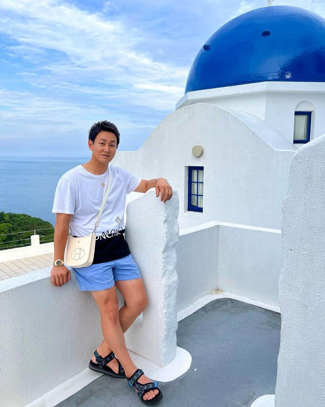 Noboru_Yuukiのインスタグラム：「. . white & blue 参考にしよう🔵⚪️  #ヴィラサントリーニ  #villasantorini  #エーゲ海」