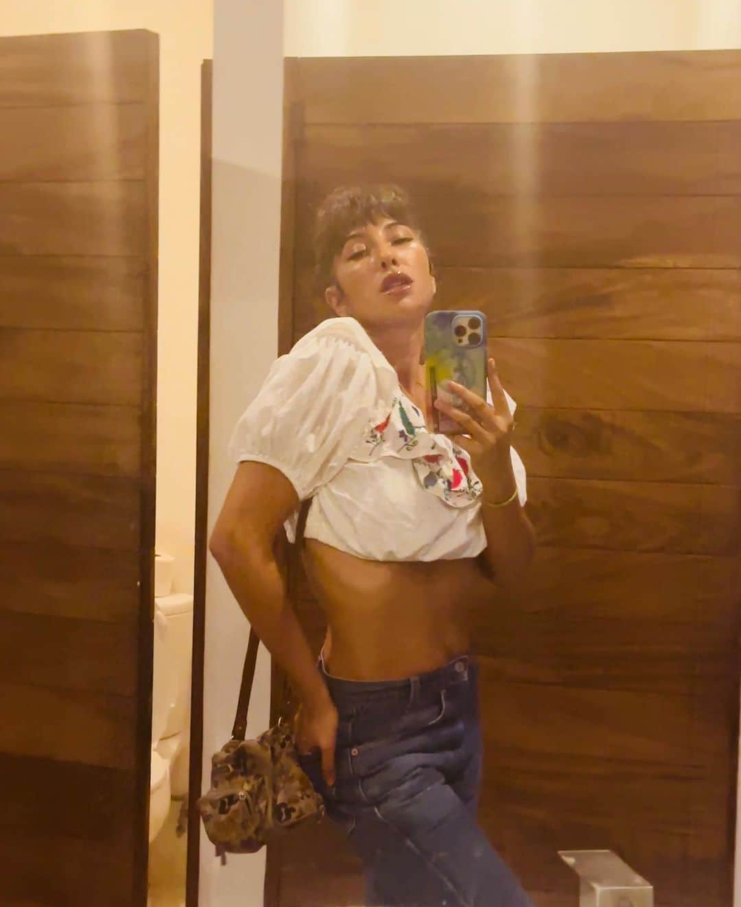 ジャッキー・クルーズのインスタグラム：「Mamis night out. ✌🏽」
