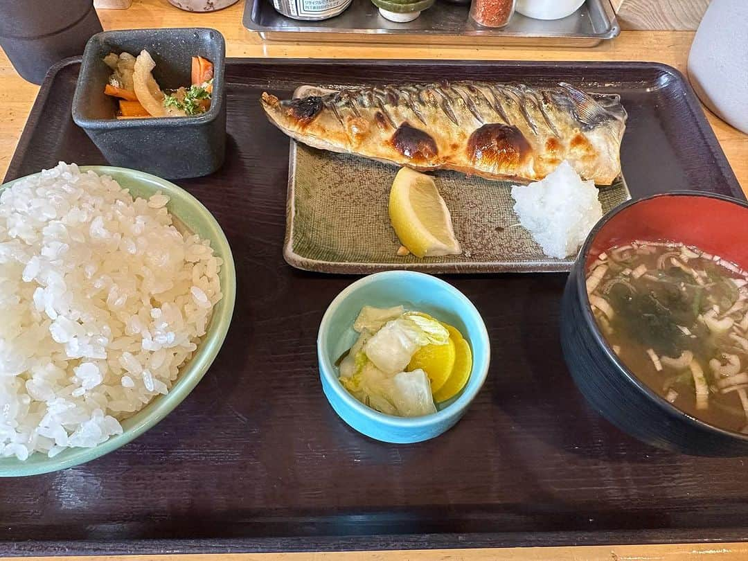 飯田カヅキさんのインスタグラム写真 - (飯田カヅキInstagram)「さば塩焼定食美味し。  #さば塩焼 #定食 #さば塩焼き定食」7月1日 12時36分 - kazukiiida_strange