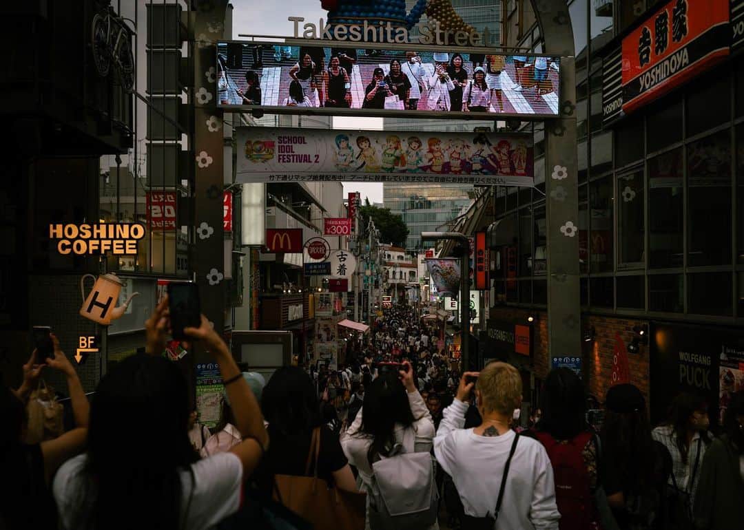 羽坂譲人さんのインスタグラム写真 - (羽坂譲人Instagram)「Walking more than ever these days. Just because I have something to do at each place... Enjoying detour and side trips. I feel like I'm traveling around Tokyo again. . いつになく歩いている。まあ用があるから歩いてるわけだけど。寄り道が楽しい。東京を旅行してる気分が戻ってきた。写真撮りすぎて整理が追いつかなくなってきた。 . . . . . #myleicaphoto #myleicajourney  #leicam10preporter #leicam10p #throughyourleica #lensculture #lfimagazine #worldviewmag #life_is_street #toneception #f22bestphoto #spicollective #forthetones #myspc #throughyourleica #leicagram #leica_world #myleicacompanion #leica_society #leicaedc #leicacommunity #leica #leicacamera #leicamag #photocinematica #summicron35mm6element」7月1日 4時01分 - _f7