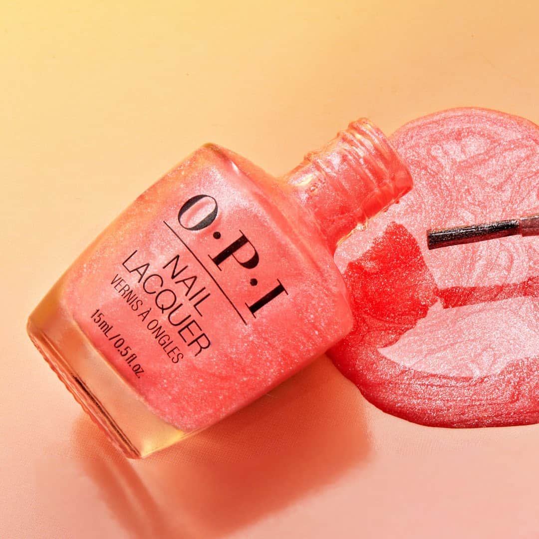 OPIさんのインスタグラム写真 - (OPIInstagram)「This soft sparkly pink reigns supreme. 👑 Swipe to see the tiara-worthy shimmer in all its glory. ✨  Shade: #PrincessesRule!  #OPI #OPIObsessed #Mani #PinkNails」7月1日 4時08分 - opi