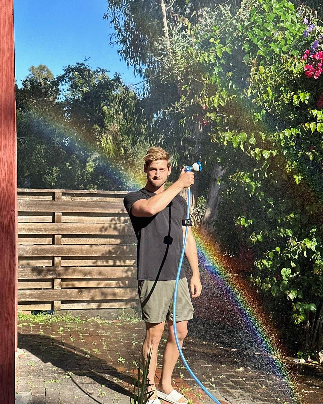 マックス・エマーソンさんのインスタグラム写真 - (マックス・エマーソンInstagram)「Last day of #priDEMONth #🌈」7月1日 4時16分 - maxisms