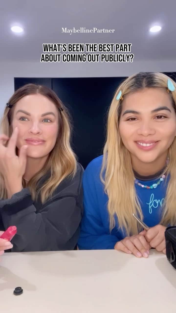 ヘイリー・キヨコのインスタグラム：「I had so much fun getting ready for Pride and talking about our love 🥰 we are always on the go so it was really special to get to do this together with @maybelline #maybellinepartner #ad」
