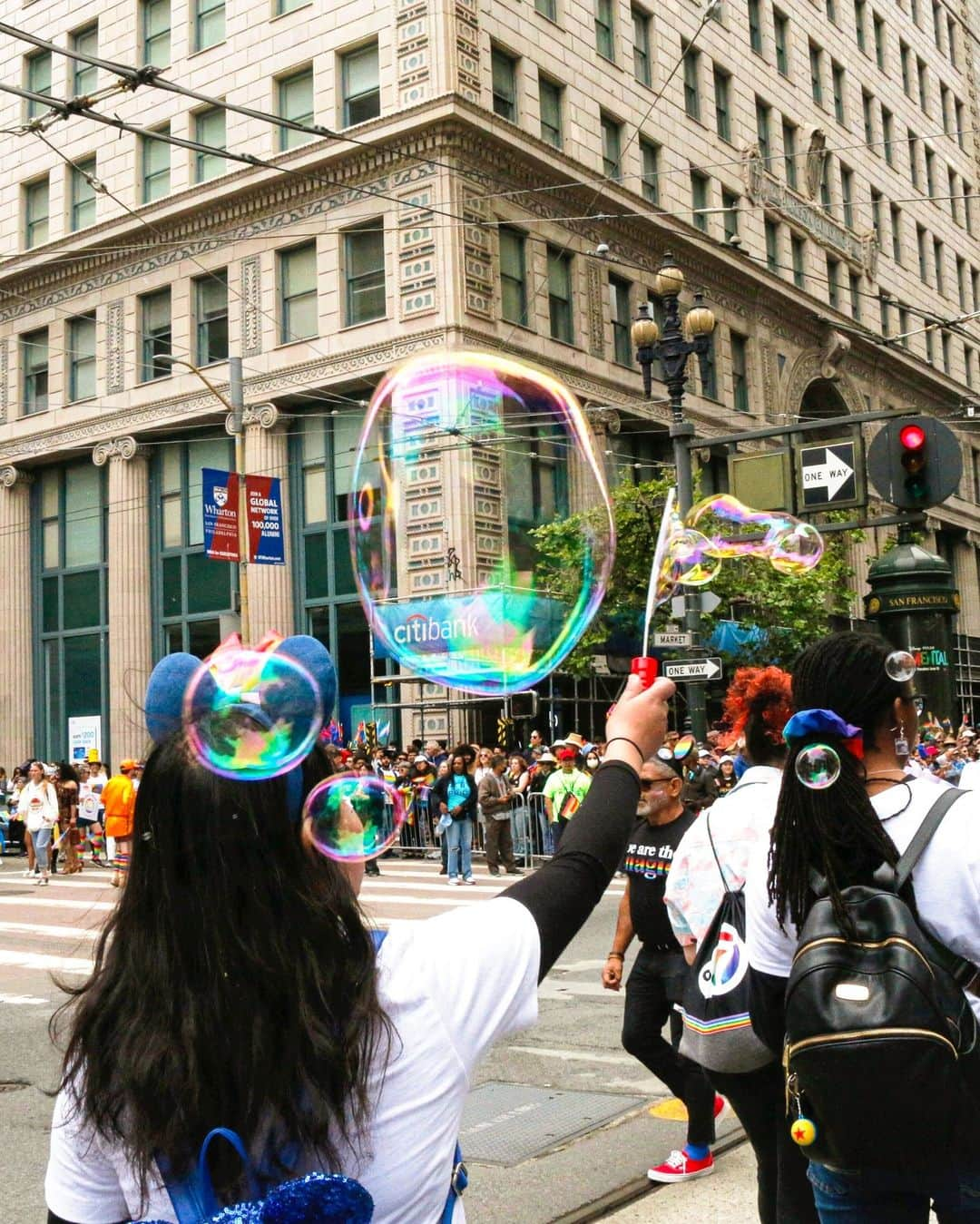 Disney Pixarさんのインスタグラム写真 - (Disney PixarInstagram)「Be yourself.❤️ Celebrating #PrideMonth at the San Francisco Pride Parade last weekend! #Pride2023」7月1日 5時07分 - pixar