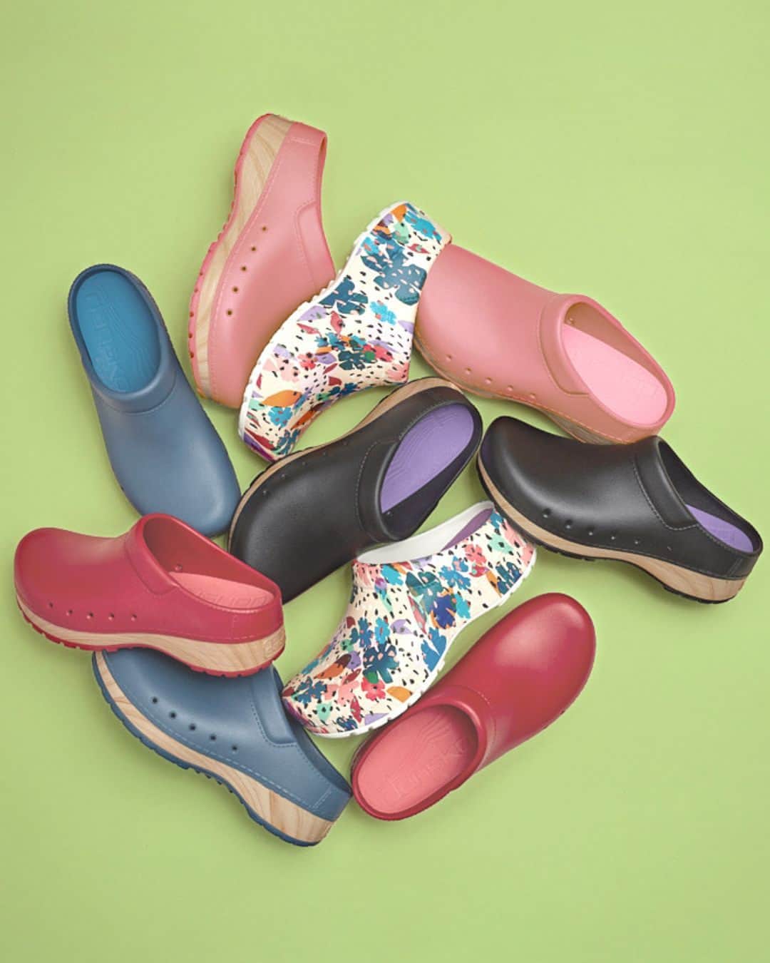 ダンスコのインスタグラム：「So many bright colors perfect for Summer!  What colors of our Kane clogs do you have?? Shop our Kane clogs, link in bio. #danskofootwear #comfort #summerstyle #fashion #ootd #beautiful #happy #cute #travel #smile #joy #life  #style #instadaily #friends #family #fun #instagood #gowhereyourehappiest」