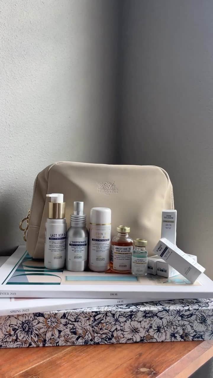 Biologique Recherche USAのインスタグラム：「Heading out of town for the holiday weekend? 🎆  This summer travel skincare guide from @thedailyskinformative has you covered ❤️🤍💙  • • •  {the travel kit.}  one of the top questions i’m getting asked by my patients is - “what should i pack for when i travel?”  as a frequent traveler myself, i believe I have this down to a science. traveling with your skincare is easy; it’s all about your intentions!  when i travel, i focus HEAVILY on hydration. that is non-negotiable! this example is for the bare basic must haves when traveling:  for cleanser, BR has a fabulous mini Lait VIP that comes with a pump and is travel safe. I also bring my travel Micellaire with me too.   for toners, leauxygenante is the most important travel spray! packed with antioxidants and skin nutrients. can be used throughout the day! avoid P50s when you’re in the sun, please. do not fry your face! leauxy will be your baby. if you’re not in the sun, bring your baby P50.  a hydrating serum + depuffing eye serum is a must for every single person! the hydration serum is subjective, but Amniotique is a star this season.  for creams, depending on how long you’re traveling for, use up your samples! you can absolutely travel with your jar, as it is TSA friendly, but samples expire quickly. this is the perfect opportunity to use your samples + save space. for masks, I would do the same.  SPF is a must!!! don’t forget that and REAPPLY YOUR SPF.   all of these fit perfectly, with room, in the BR Large Amenity Pouch. i am a bit extra, so I bring on more than what is shown. but this examples is carry on friendly and European travel friendly.  for extras, i love a finishing serum, masque PIGM bc hydration, and patchs defatigants to depuff my eyes. this bag fits your BR mini glove and even a gua sha too! tailor it to your needs and discuss with your esthi on what to bring when traveling. that’s been my theme these past few weeks - curating travel skincare essentials for my patients 😍  Reel: @thedailyskinformative   #BiologiqueRecherche #FollowYourSkinInstant #BuildingBetterSkin #radiantskin #travelskincare #travelsize #4thofjuly」