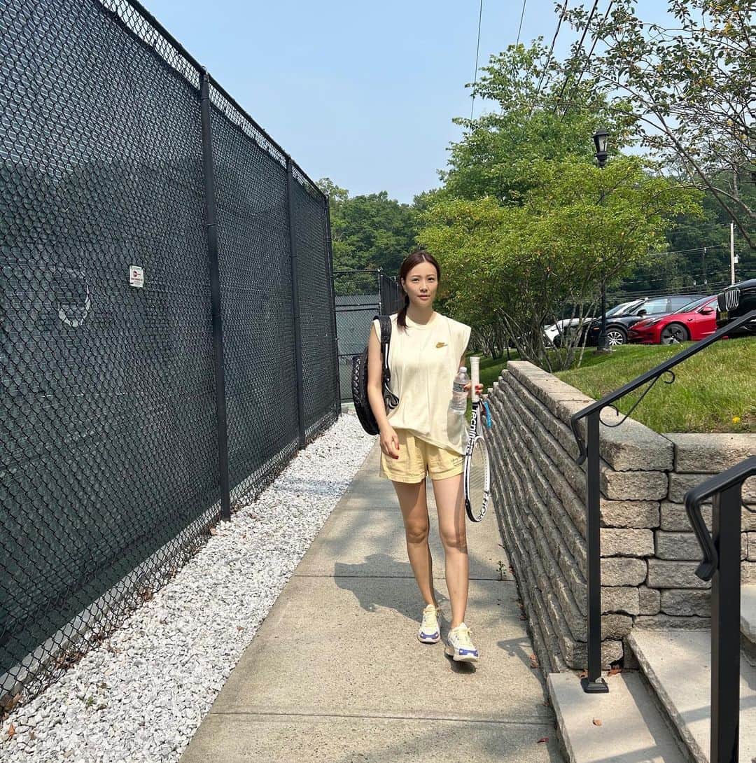ソン・テヨンさんのインスタグラム写真 - (ソン・テヨンInstagram)「: 나는 오전반 너는  오후반💙」7月1日 6時14分 - sontaeyoung_official