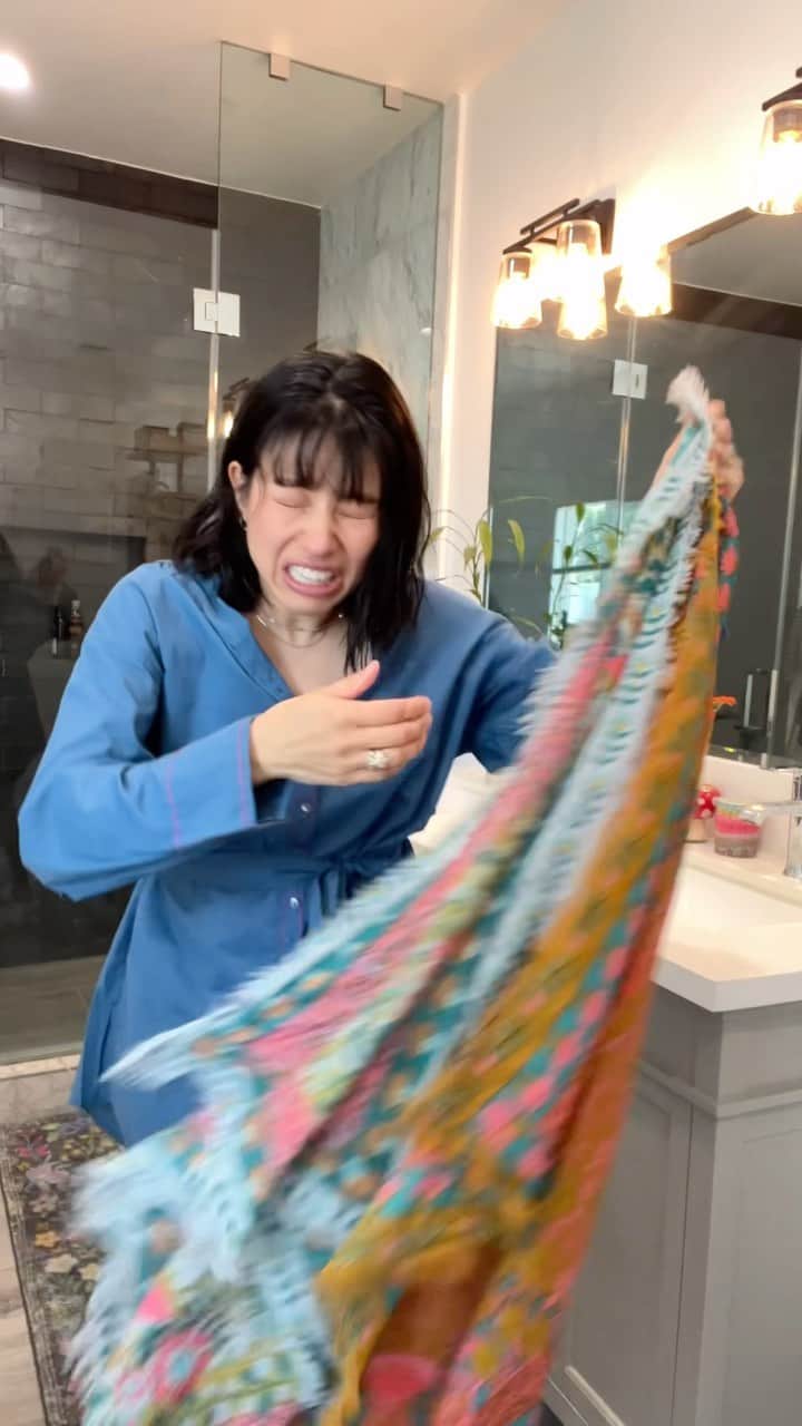ジェシカのインスタグラム：「Creating content is not always cute 😅」