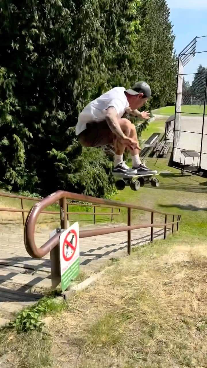 Skate Crunch (OG)のインスタグラム：「@saschadaley 🤙🏼 🎥 @logan.hendersondotcom」