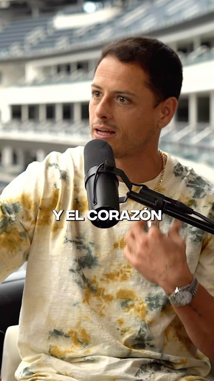 ハビエル・エルナンデス・バルカサールのインスタグラム：「Abraza esos momentos de dolor, porque la vida no se trata de no tener obstáculos, se trata de sobreponerse a cualquier obstáculo que se te atraviese en tu camino. Y lo más importante, disfruta el camino de la vida! - Embrace those moments of pain, because life is not about having no obstacles, it’s about overcoming any obstacle that comes your way. And most importantly, enjoy the journey of life!」